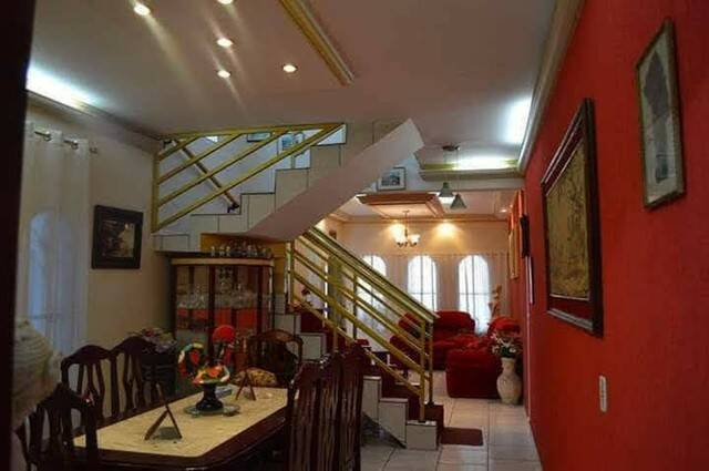 Sobrado à venda com 5 quartos, 283m² - Foto 1