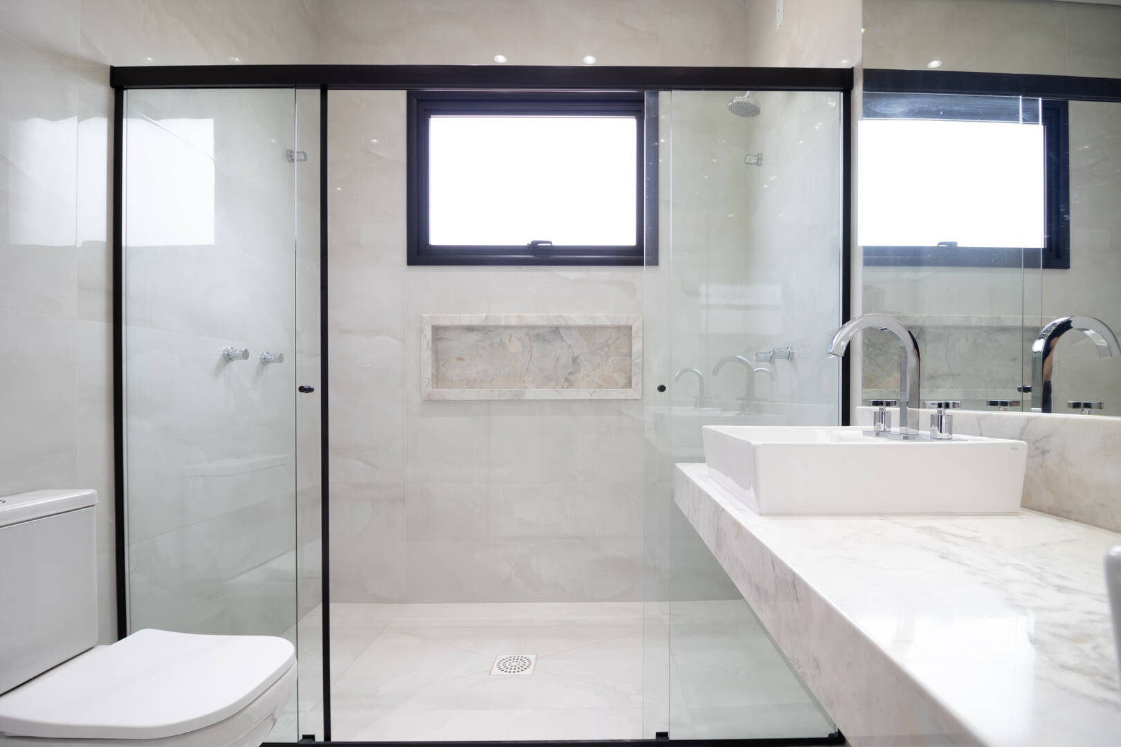 Casa de Condomínio à venda com 6 quartos, 330m² - Foto 24