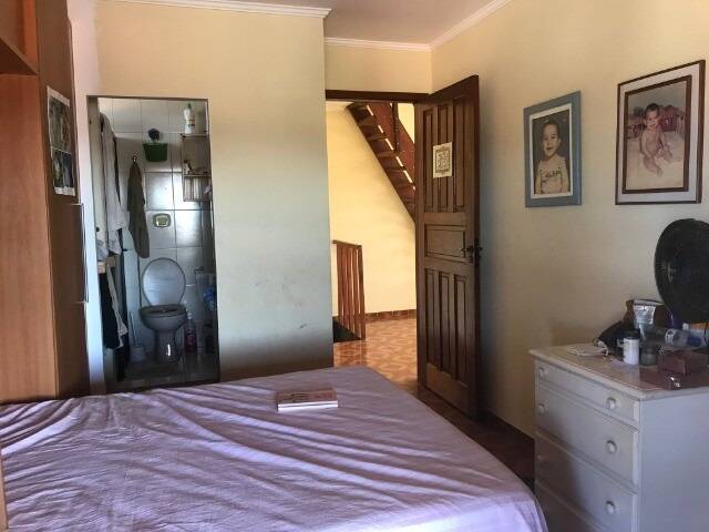 Casa à venda com 4 quartos, 336m² - Foto 4
