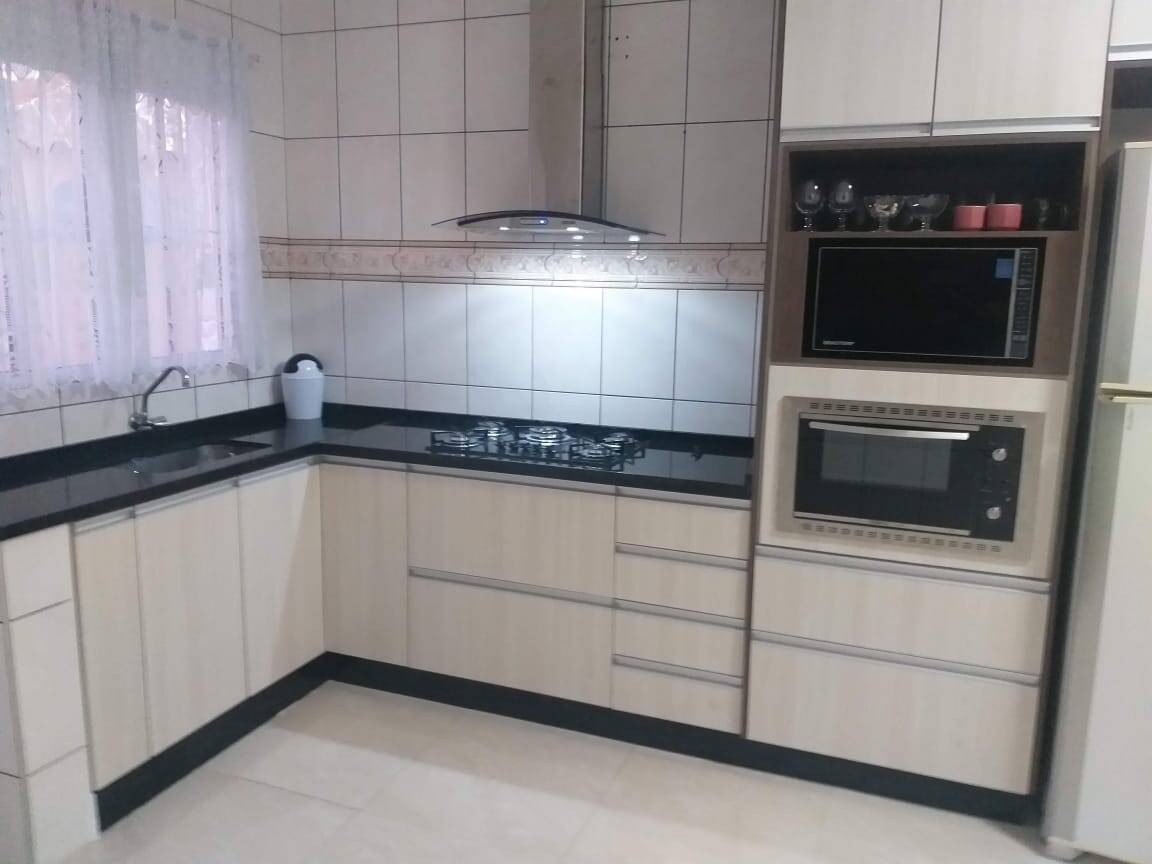 Casa à venda com 2 quartos, 177m² - Foto 1