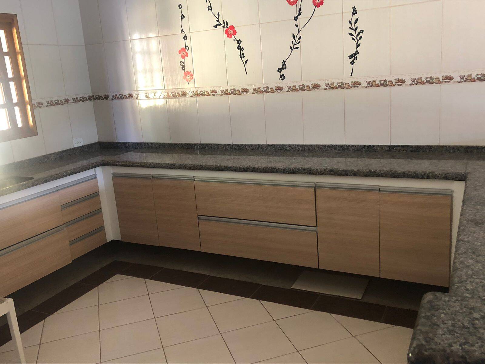 Chácara à venda com 3 quartos, 2500m² - Foto 1