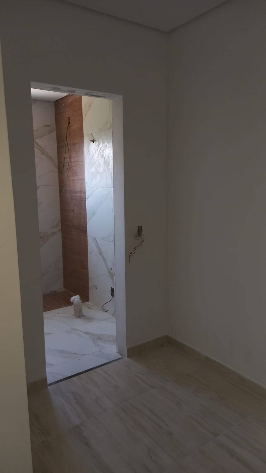 Casa de Condomínio à venda com 4 quartos, 228m² - Foto 3
