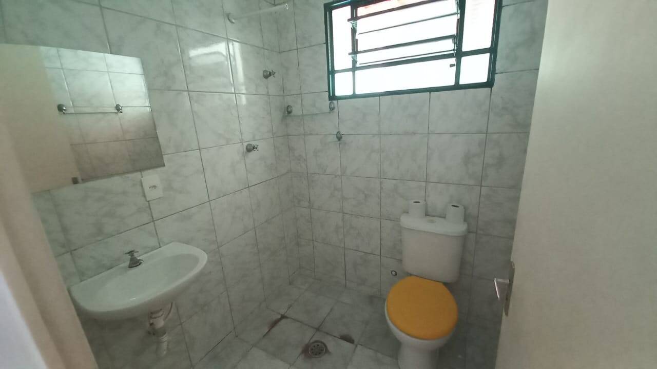 Casa à venda com 2 quartos, 70m² - Foto 3