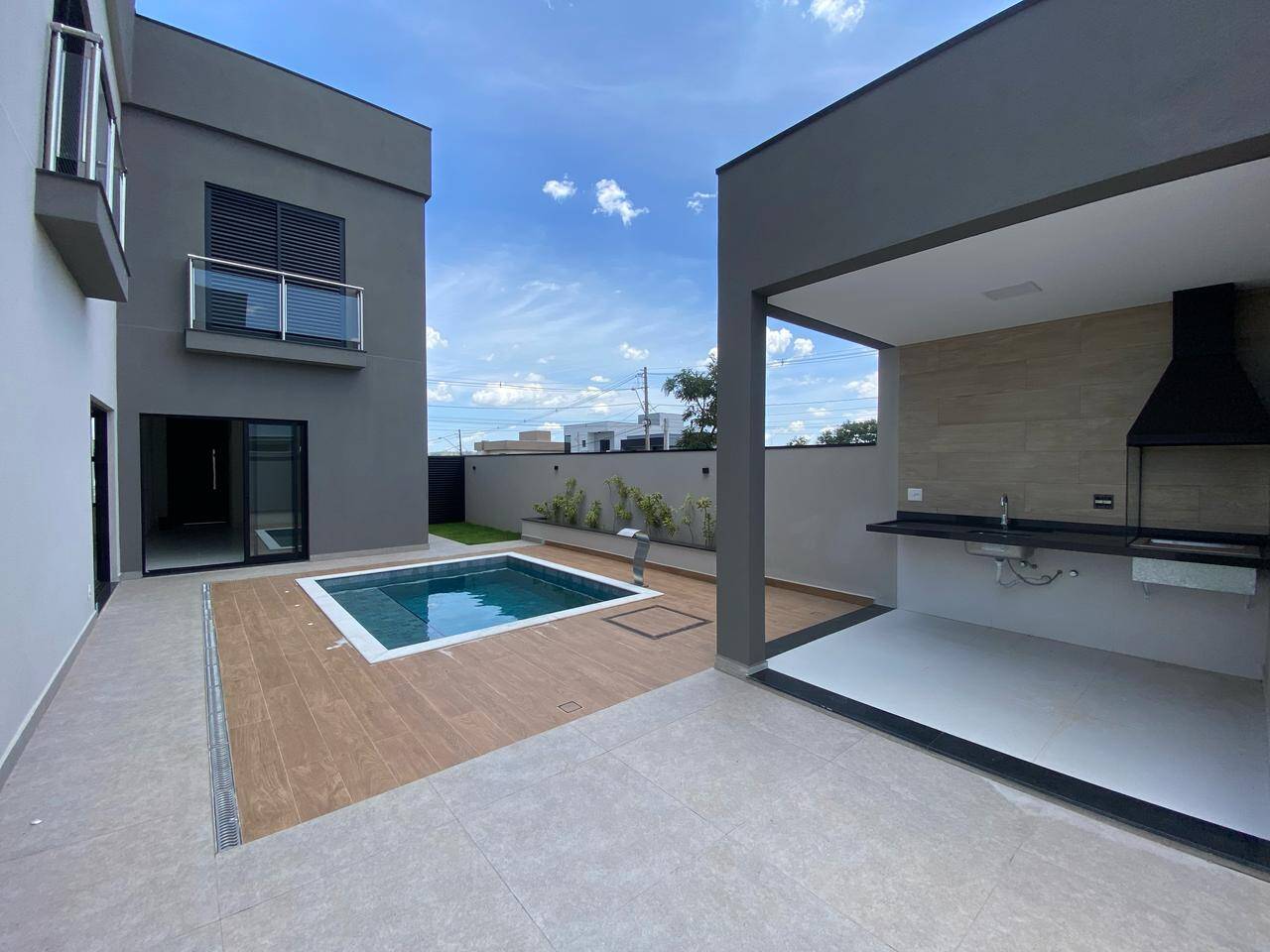 Casa, 3 quartos, 220 m² - Foto 1